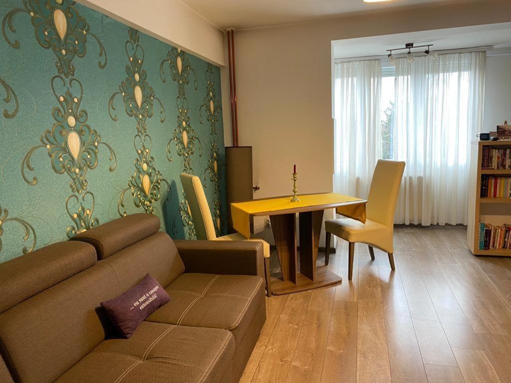 Central Cosy Apart Oradea Apartment Exterior foto